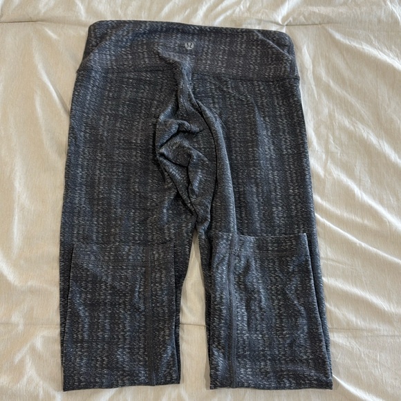 Lululemon Wunder Under 23” Leggings • Ziggy Wee October Angel Wing • Size 4 • - Picture 3 of 3